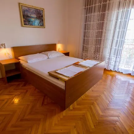 House Lovro Case de vacanță