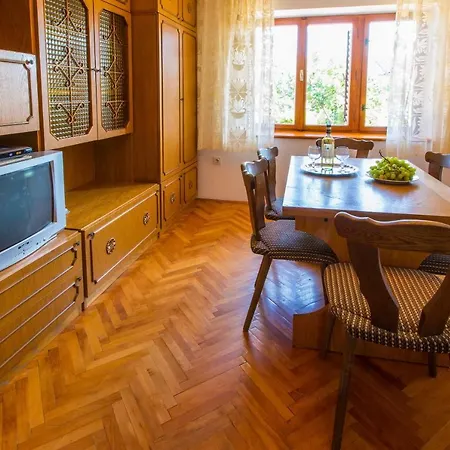 Case de vacanță House Lovro